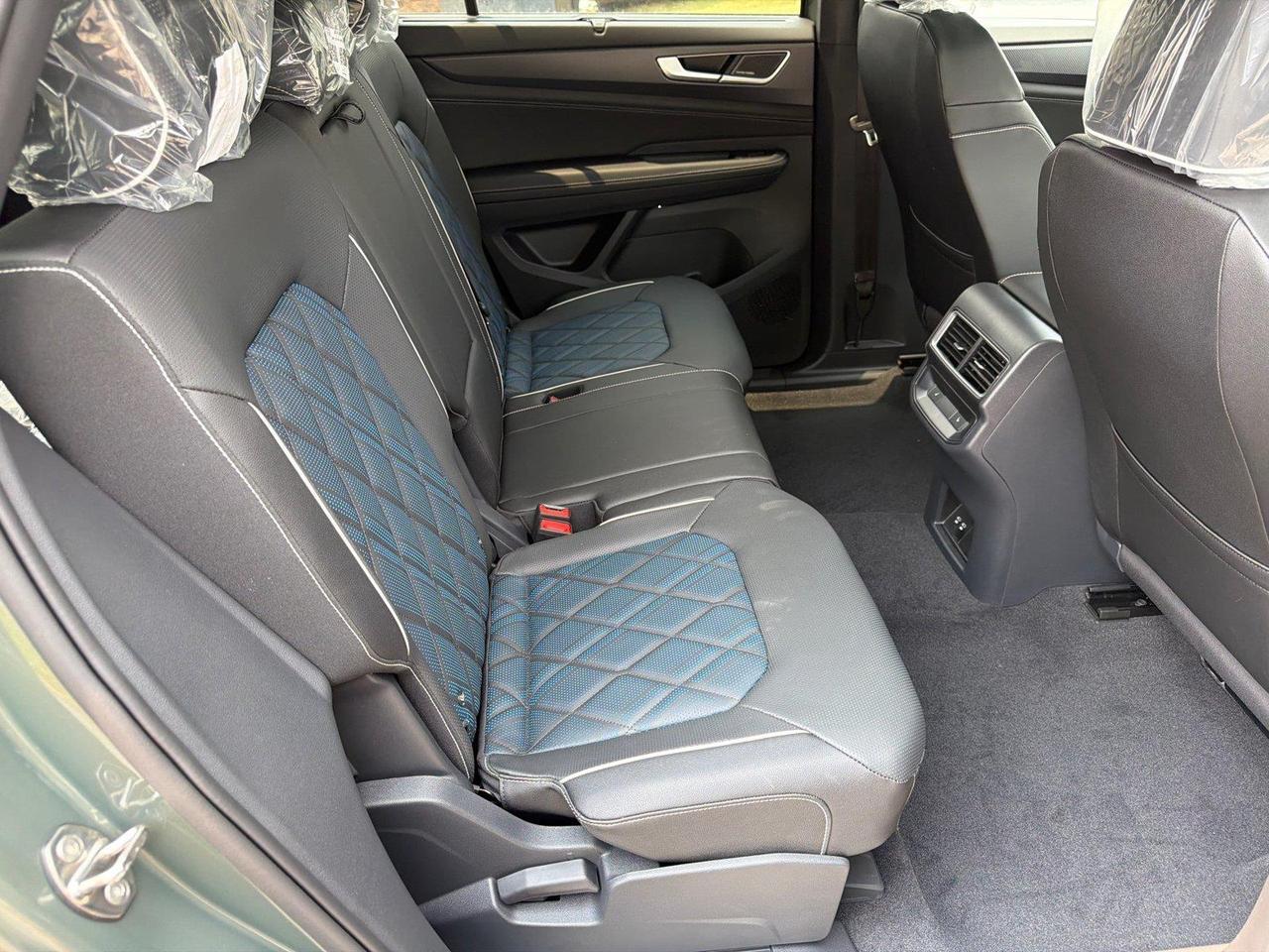 2026 Volkswagen Atlas Cross Sport 2.0T SEL Premium R-Line Hagerstown MD