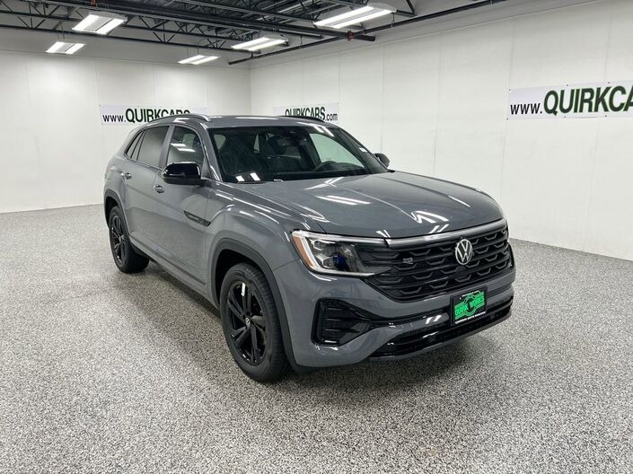 2026 Volkswagen Atlas Cross Sport 2.0T SEL R-Line Black Oshkosh WI