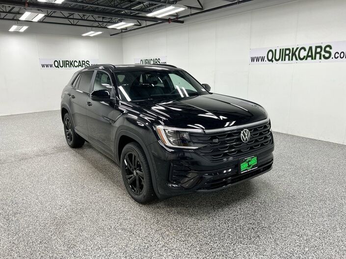 2026 Volkswagen Atlas Cross Sport 2.0T SEL R-Line Black Oshkosh WI