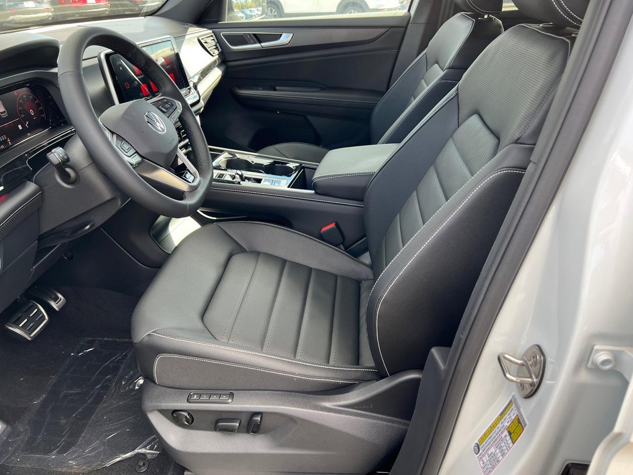2026 Volkswagen Atlas Cross Sport 2.0T SEL R-Line Black Hagerstown MD