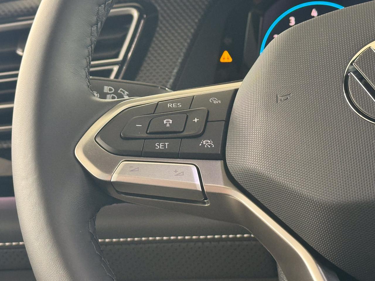 2026 Volkswagen Atlas Cross Sport SEL Premium R-Line Springfield VA