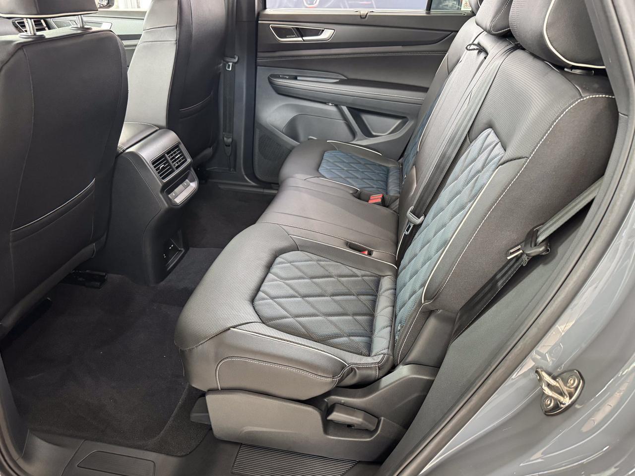 2026 Volkswagen Atlas Cross Sport SEL Premium R-Line Springfield VA