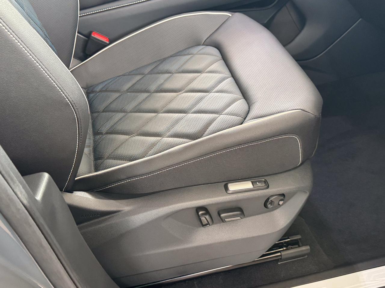 2026 Volkswagen Atlas Cross Sport SEL Premium R-Line Springfield VA