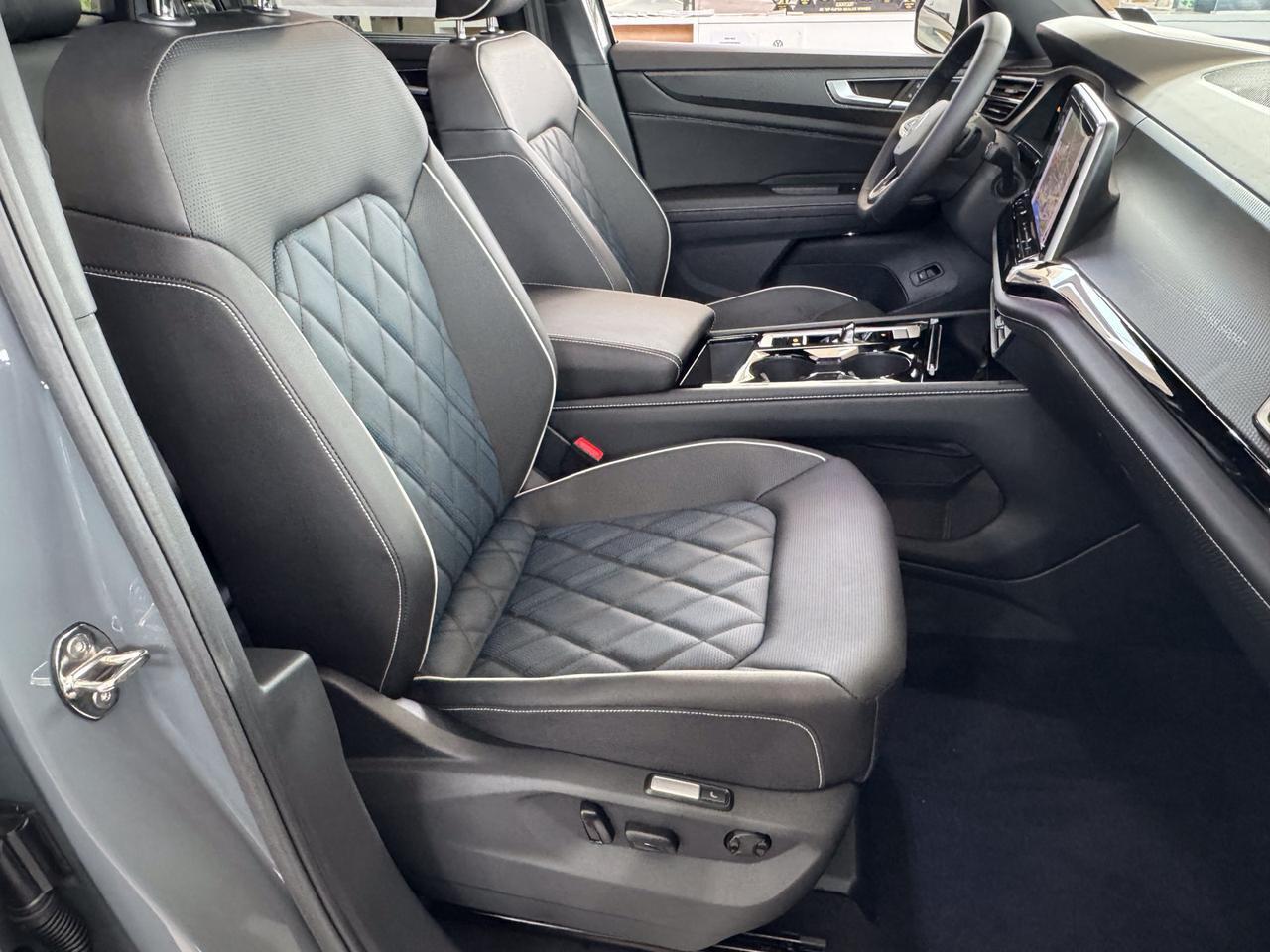 2026 Volkswagen Atlas Cross Sport SEL Premium R-Line Springfield VA