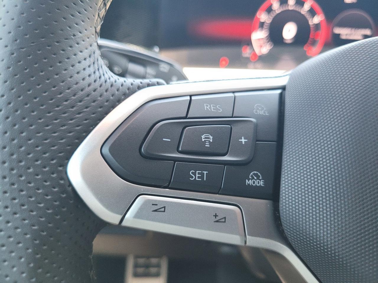 2026 Volkswagen TIGUAN SE R-LINE BLACK Roseville CA
