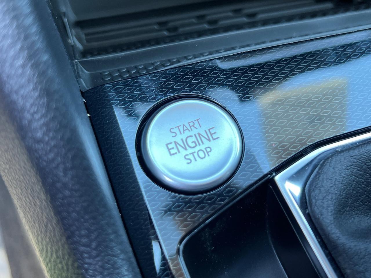 2026 Volkswagen Taos 1.5T SE Black Hagerstown MD