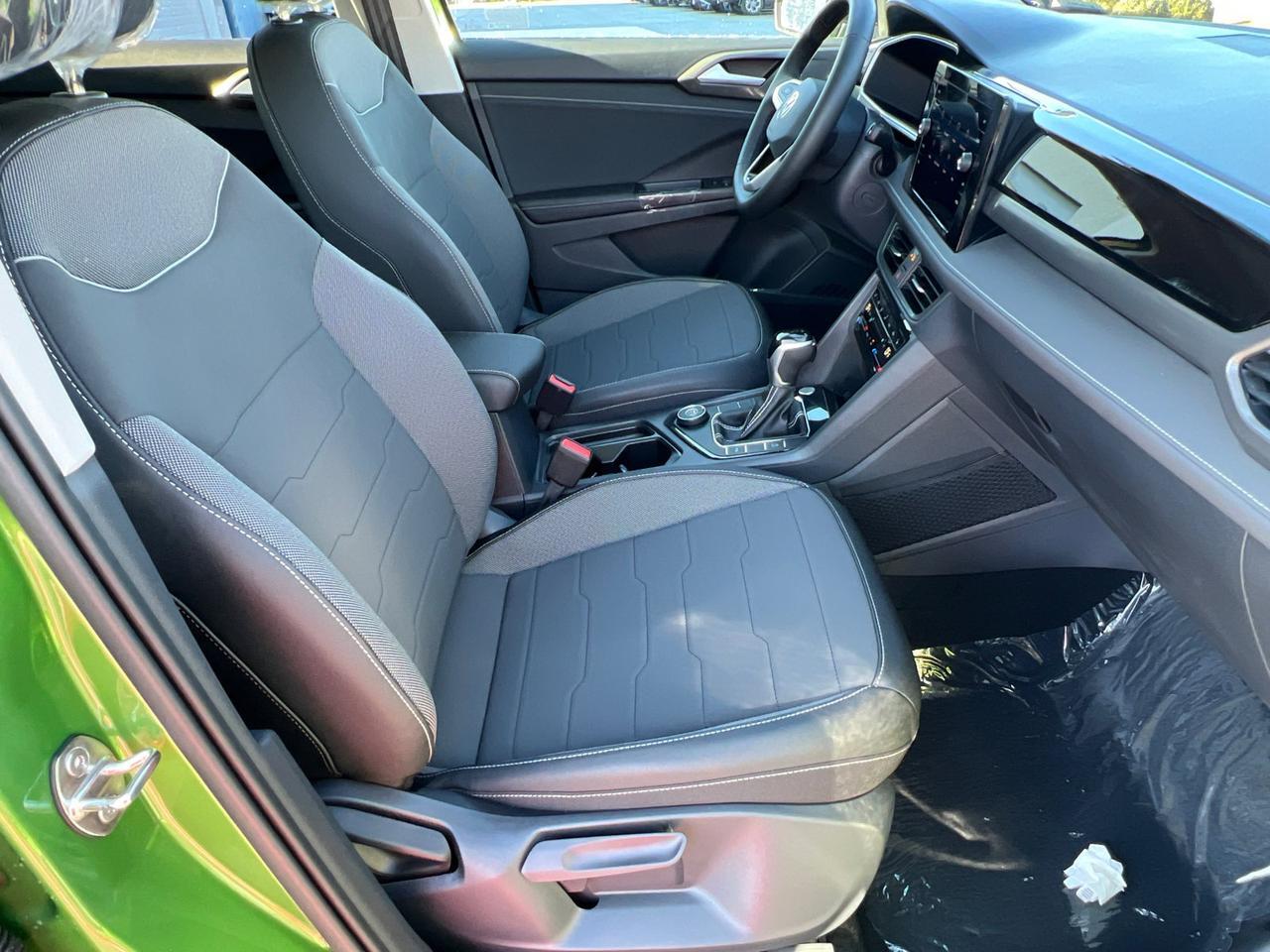 2026 Volkswagen Taos 1.5T SE Black Hagerstown MD