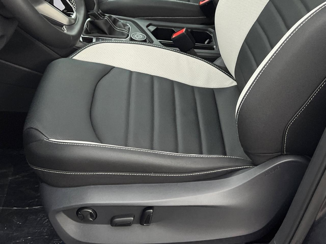 2026 Volkswagen Taos 1.5T SEL Hagerstown MD