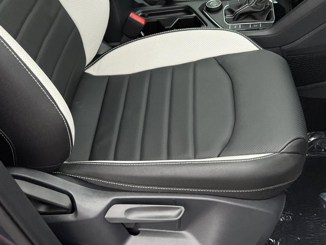 2026 Volkswagen Taos 1.5T SEL Hagerstown MD