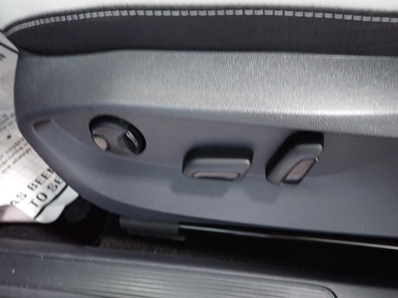 2026 Volkswagen Taos Comfortline 4WD LEATHER NAVI Listowel ON
