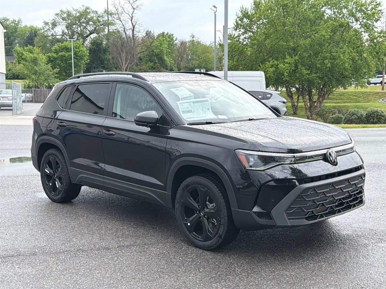2026 Volkswagen Taos SE Black