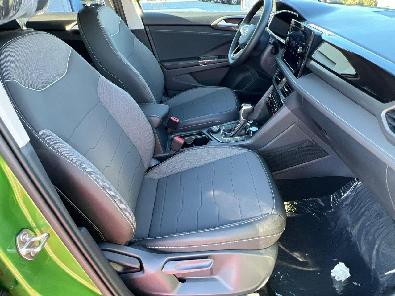 2026 Volkswagen Taos SE Black Hagerstown MD