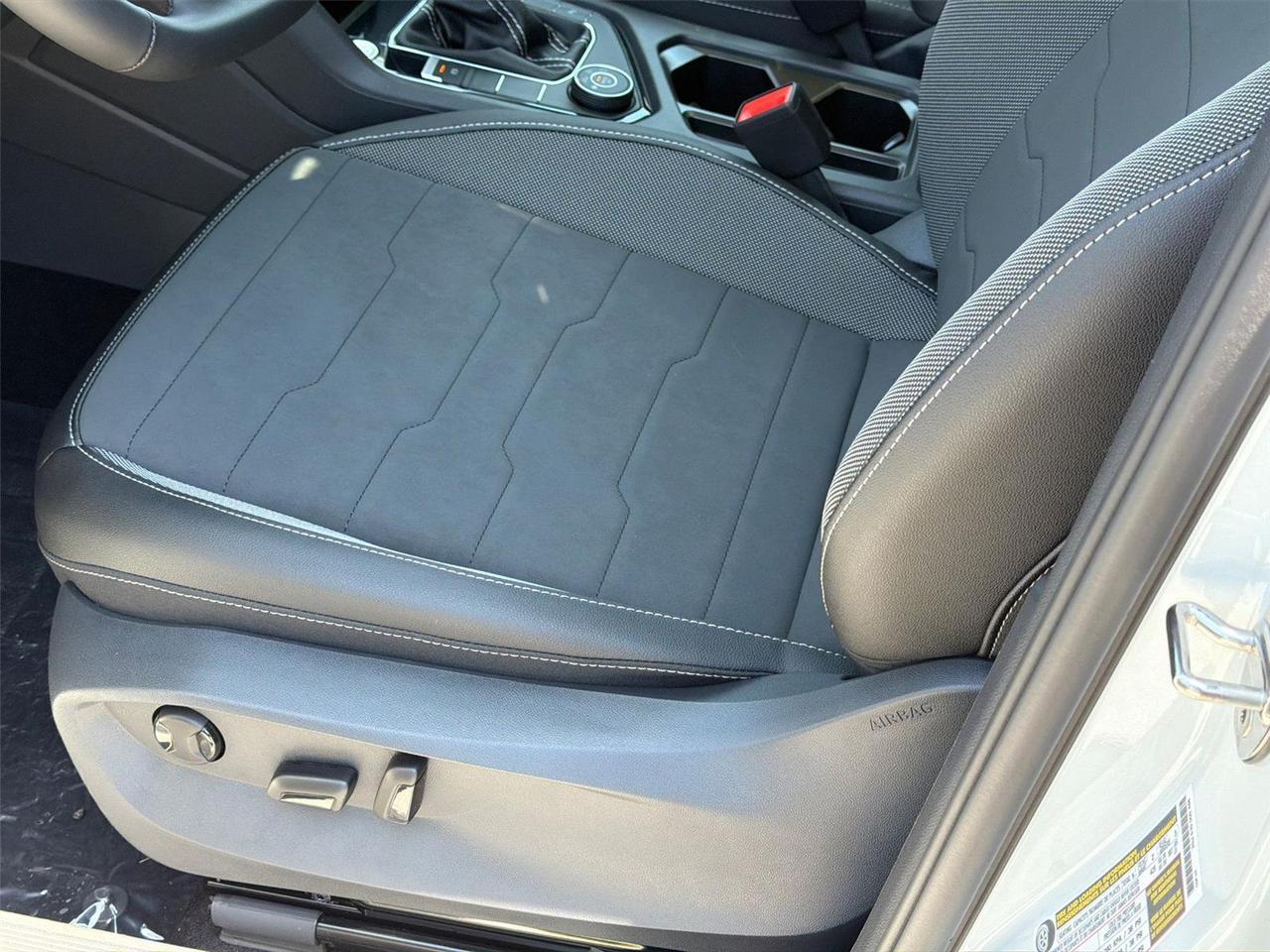 2026 Volkswagen Taos SE Black Hagerstown MD