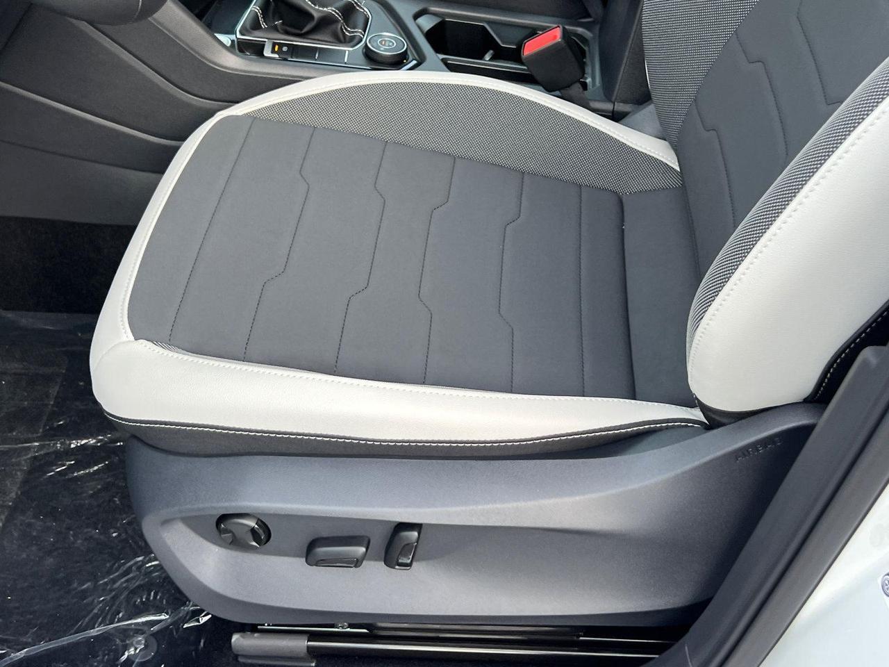 2026 Volkswagen Taos SE Hagerstown MD