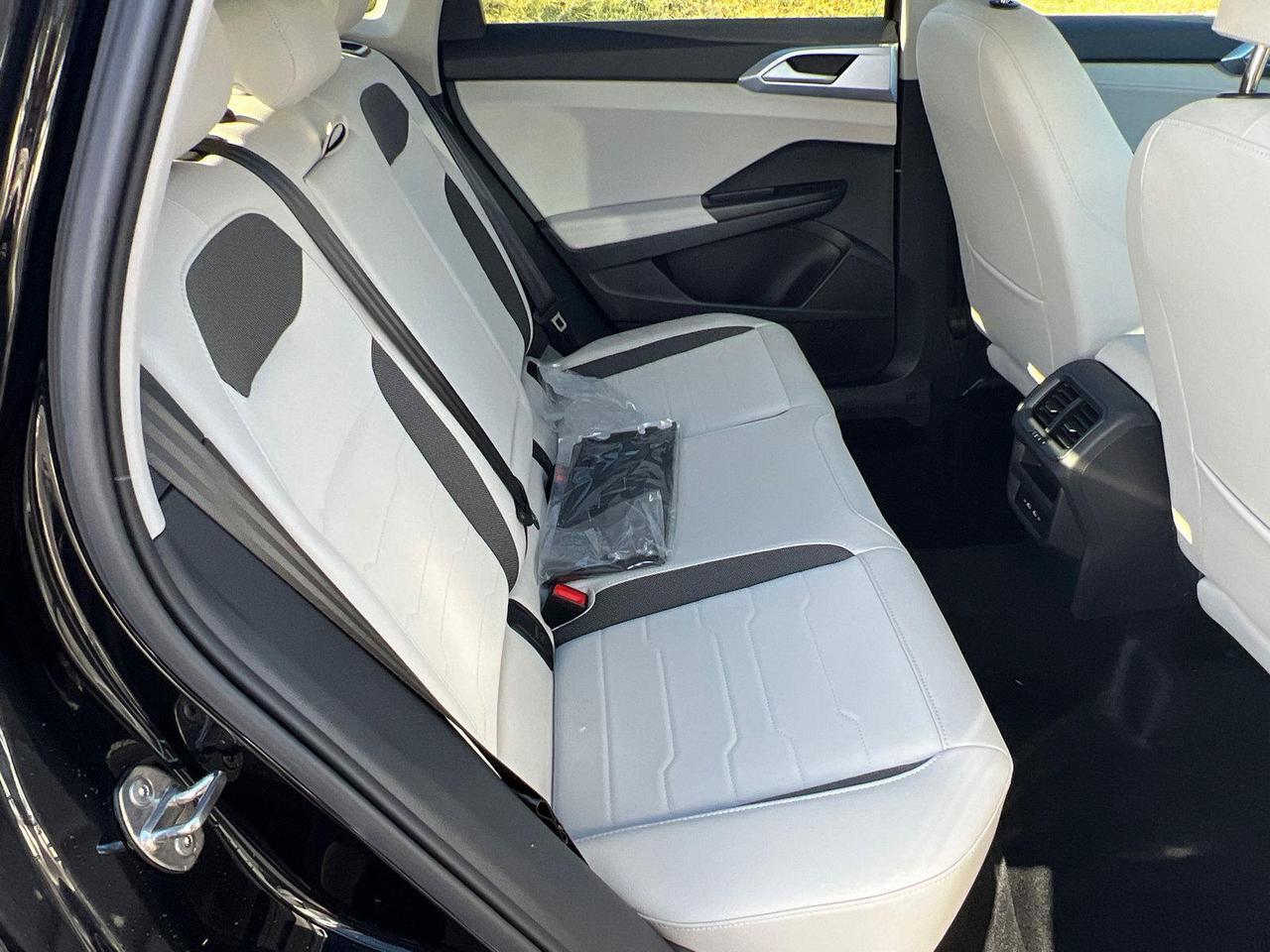 2026 Volkswagen Taos SE Hagerstown MD