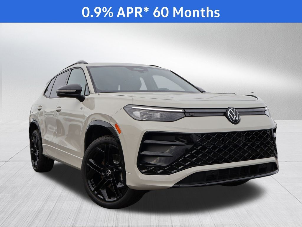 2026 Volkswagen Tiguan 2.0T SE R-Line Black Oshkosh WI