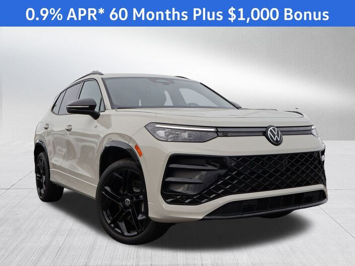 2026 Volkswagen Tiguan 2.0T SE R-Line Black Oshkosh WI