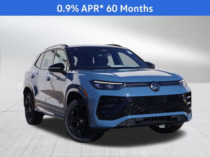 2026 Volkswagen Tiguan 2.0T SE R-Line Black Oshkosh WI