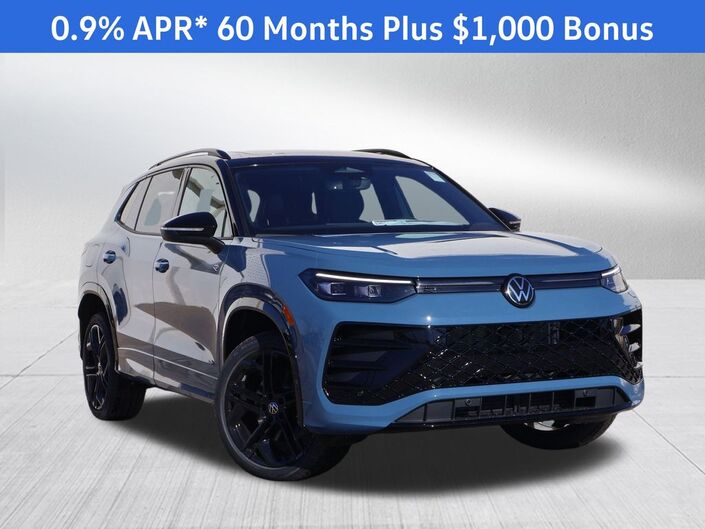 2026 Volkswagen Tiguan 2.0T SE R-Line Black Oshkosh WI