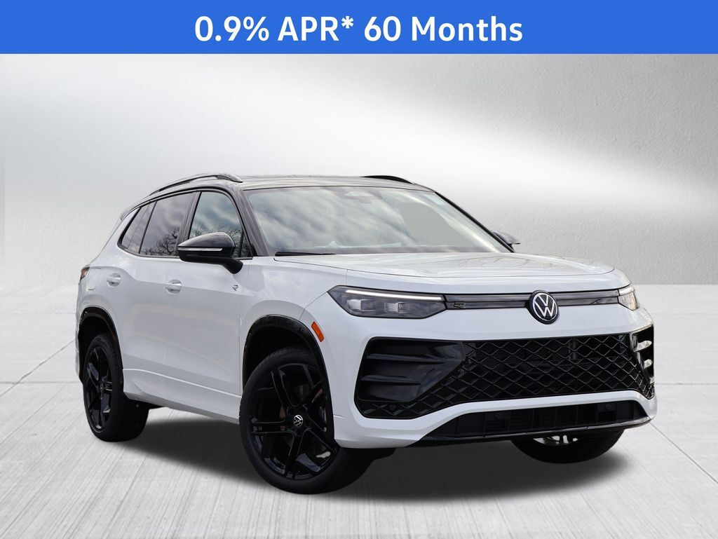 2026 Volkswagen Tiguan 2.0T SE R-Line Black Oshkosh WI