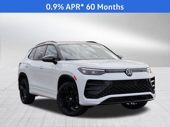 2026 Volkswagen Tiguan 2.0T SE R-Line Black Oshkosh WI