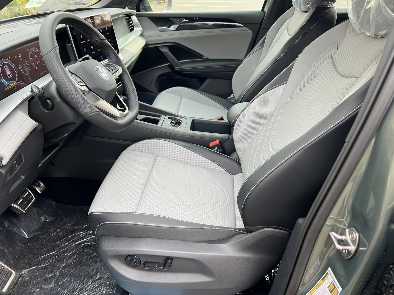 2026 Volkswagen Tiguan 2.0T SE R-Line Black Hagerstown MD