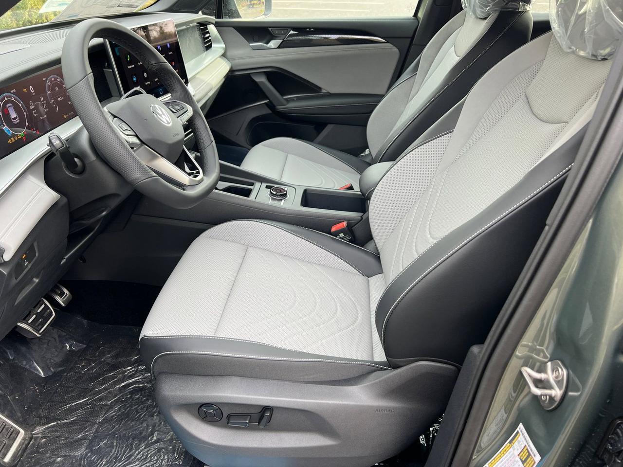 2026 Volkswagen Tiguan 2.0T SE R-Line Black Hagerstown MD