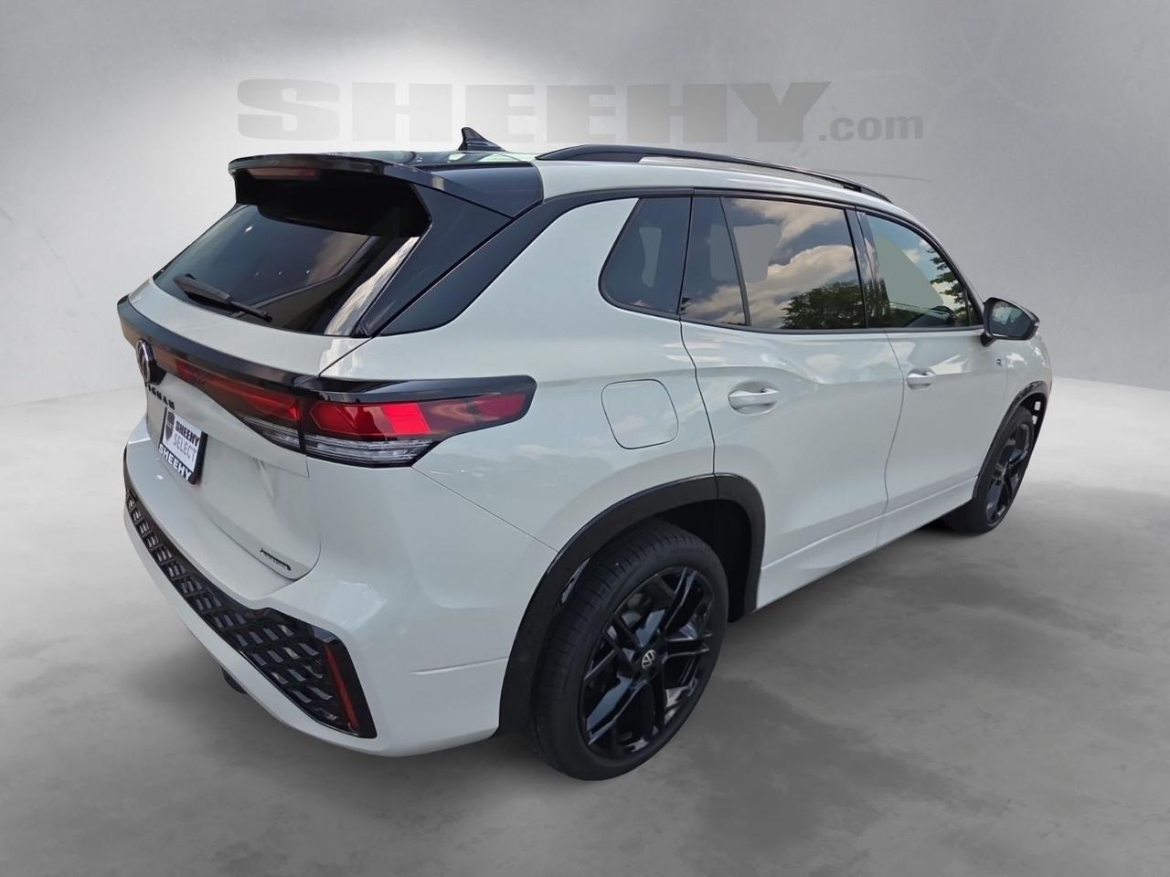 2026 Volkswagen Tiguan 2.0T SE R-Line Black Waldorf MD