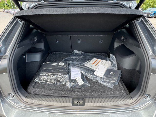 2026 Volkswagen Tiguan 2.0T SE R-Line Black Springfield VA