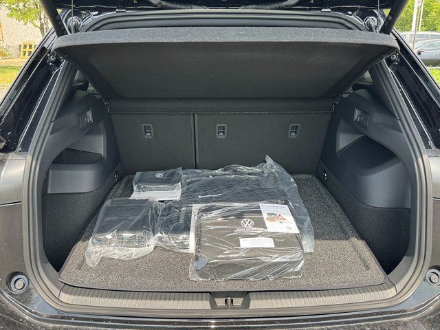 2026 Volkswagen Tiguan 2.0T SE R-Line Black Springfield VA