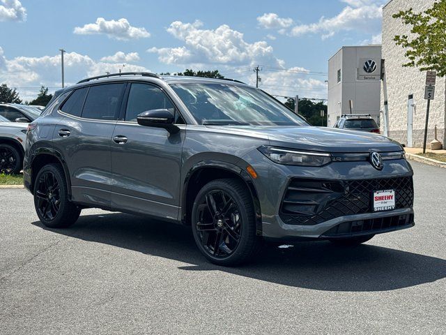 2026 Volkswagen Tiguan 2.0T SE R-Line Black