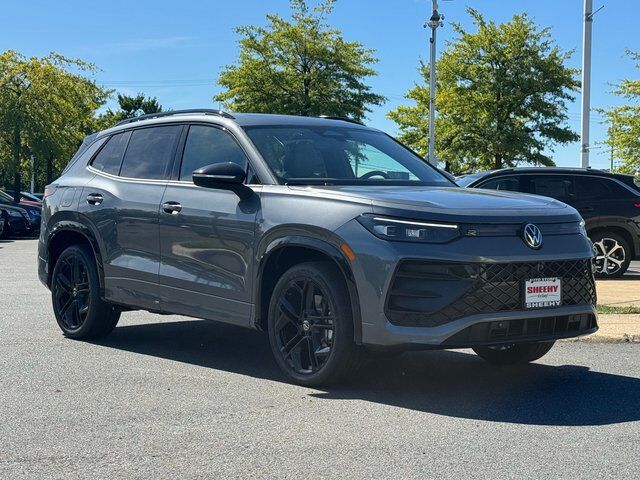 2026 Volkswagen Tiguan 2.0T SE R-Line Black