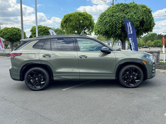 2026 Volkswagen Tiguan 2.0T SE R-Line Black Springfield VA