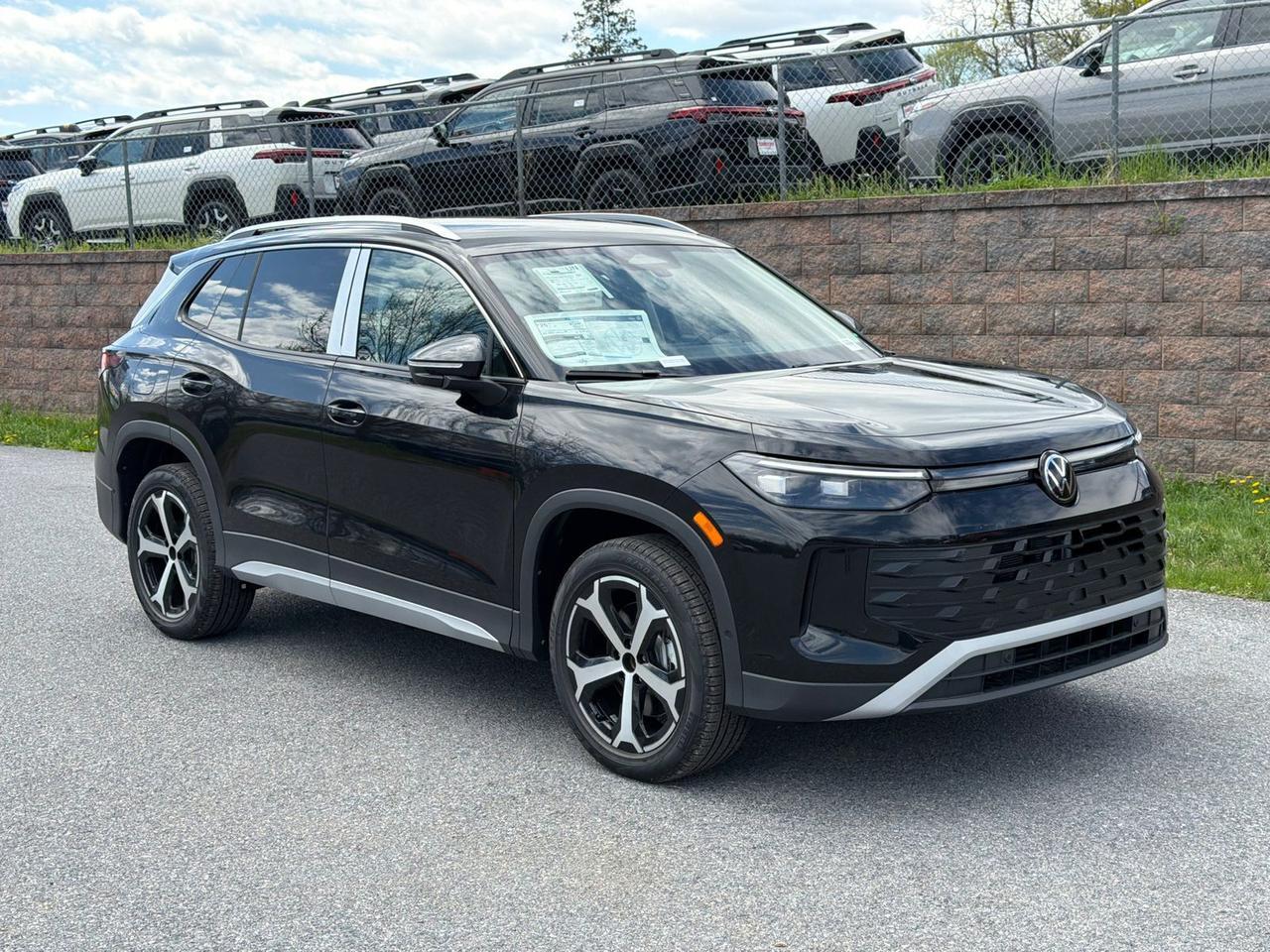 2026 Volkswagen Tiguan 2.0T SE