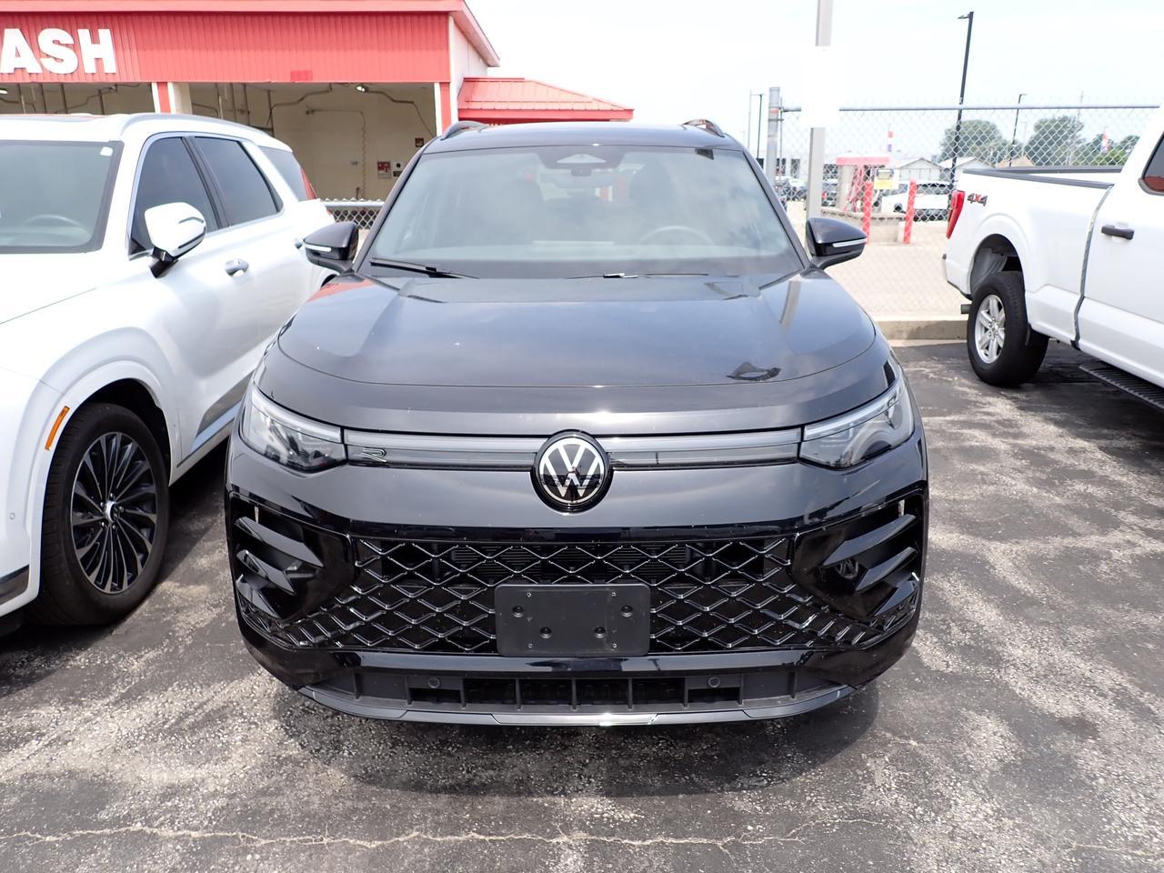 2026 Volkswagen Tiguan Comfortline R-Line Black Edition AWD Listowel ON