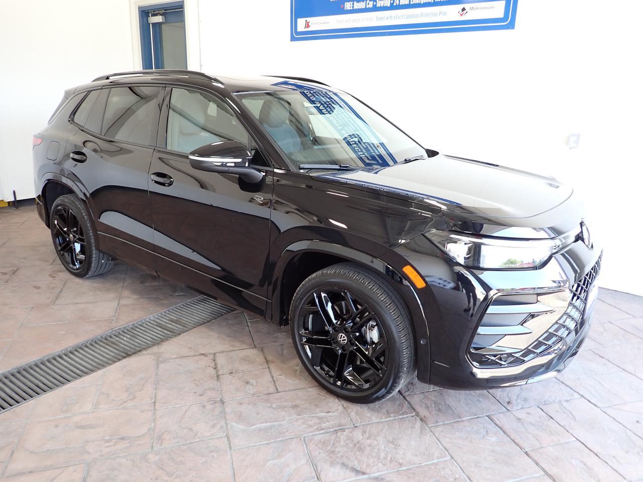 2026 Volkswagen Tiguan Comfortline R-Line LEATHER PANO SUNROOF Black Edition AWD