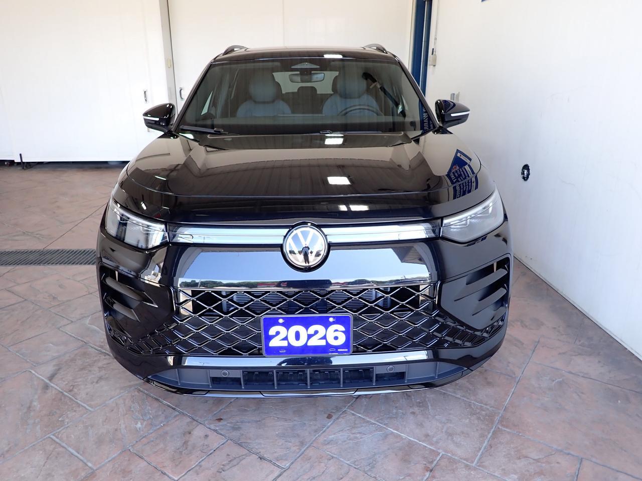 2026 Volkswagen Tiguan Comfortline R-Line LEATHER PANO SUNROOF Black Edition AWD Listowel ON