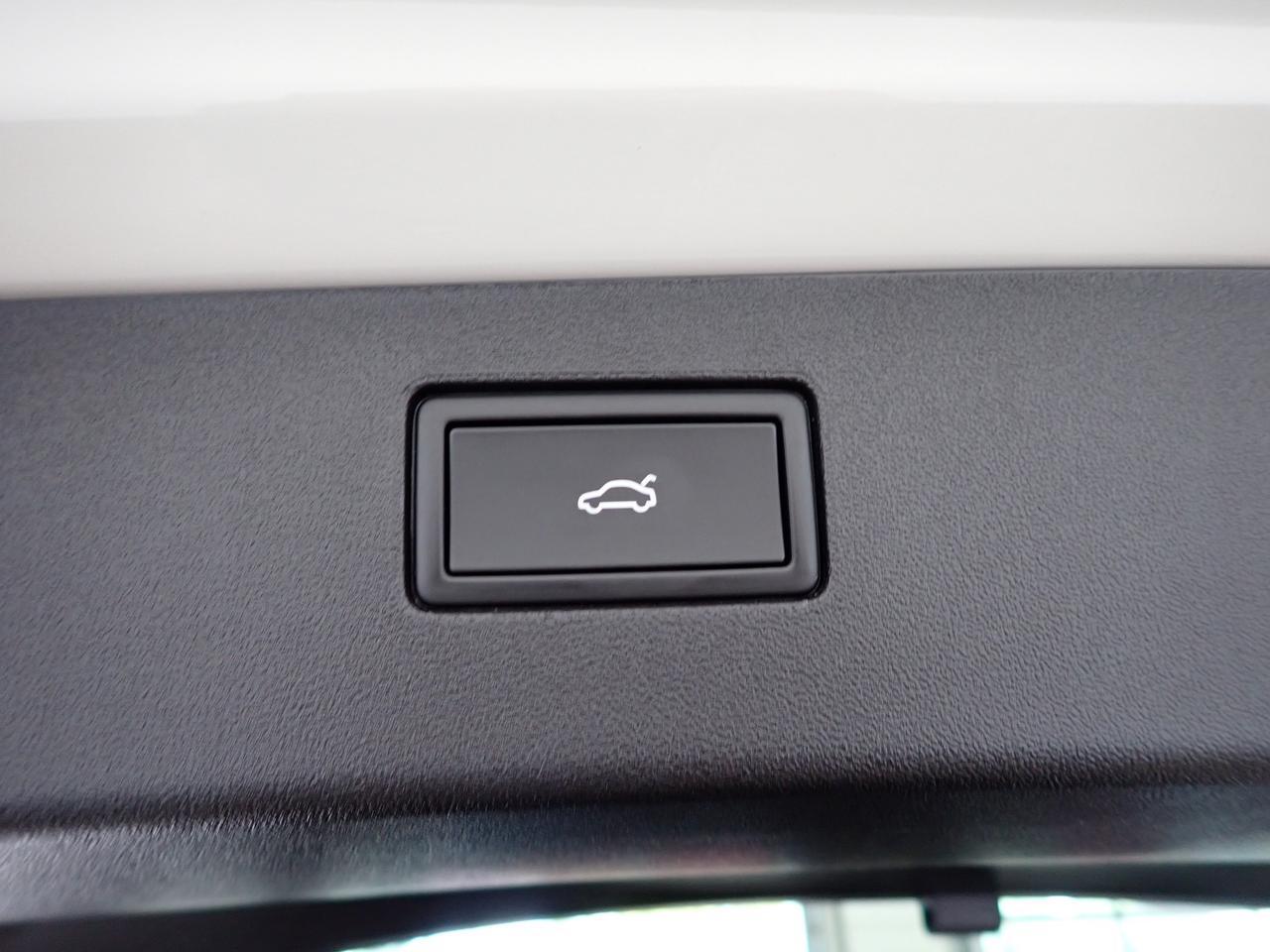 2026 Volkswagen Tiguan Highline Turbo R-Line AWD LEATHER NAVI SUNROOF Listowel ON