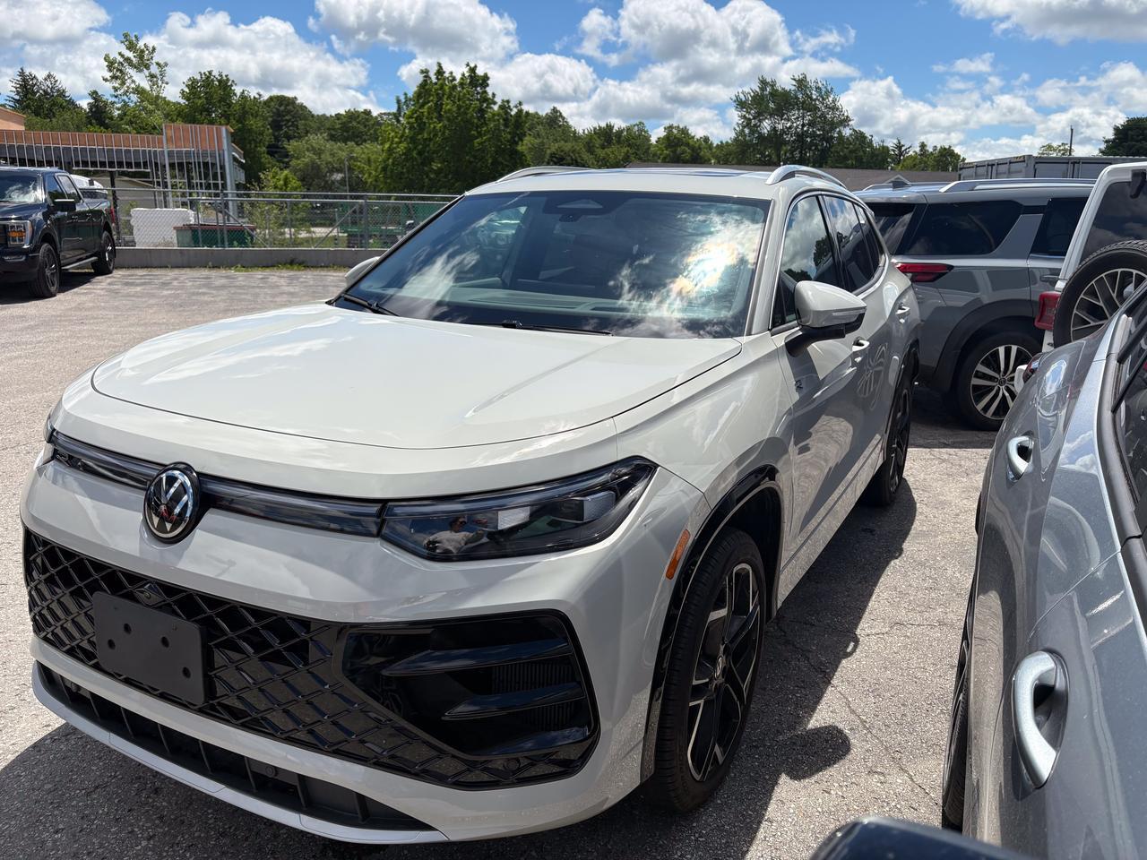 2026 Volkswagen Tiguan Highline Turbo R-Line AWD Listowel ON