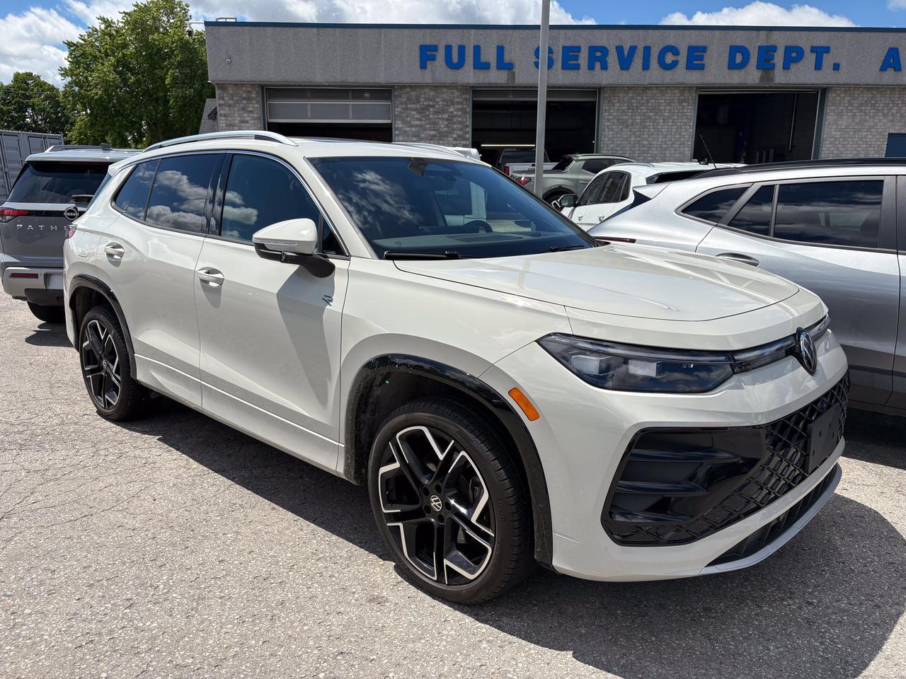 2026 Volkswagen Tiguan Highline Turbo R-Line AWD
