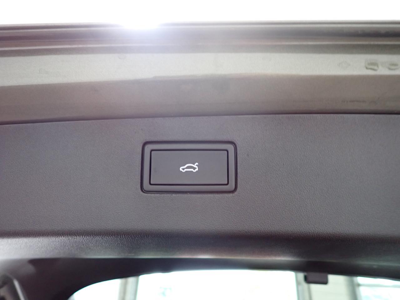 2026 Volkswagen Tiguan Highline Turbo R-Line LEATHER NAVI SUNROOF Listowel ON