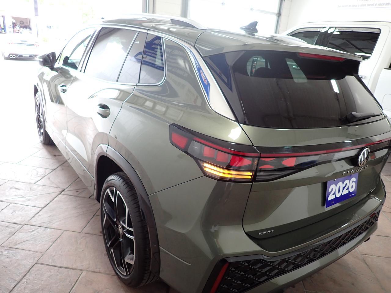 2026 Volkswagen Tiguan Highline Turbo R-Line LEATHER NAVI SUNROOF Listowel ON
