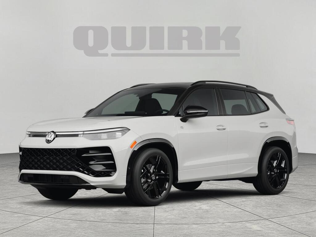 2026 Volkswagen Tiguan SE R-Line Black Oshkosh WI