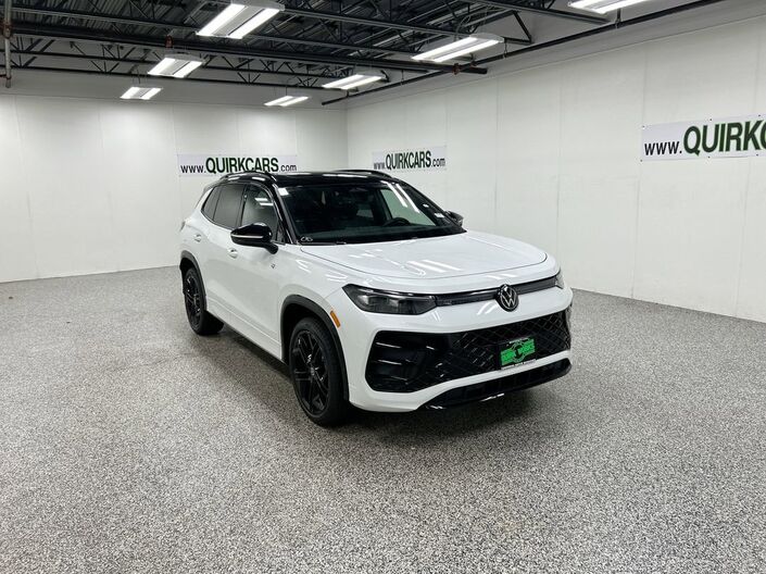 2026 Volkswagen Tiguan SE R-Line Black Oshkosh WI 2026 Volkswagen Tiguan SE R-Line Black Oshkosh WI