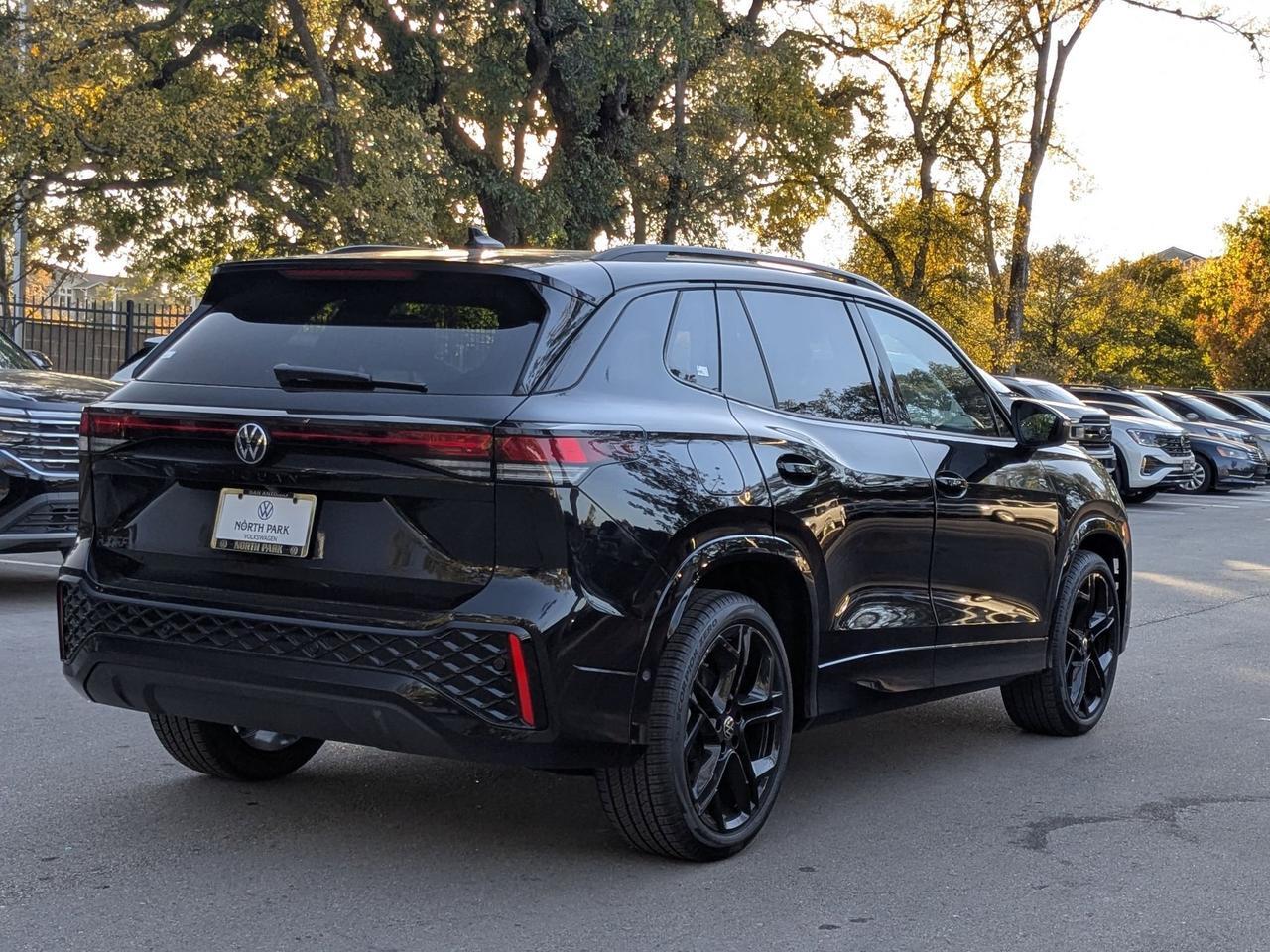 2026 Volkswagen Tiguan SE R-Line Black