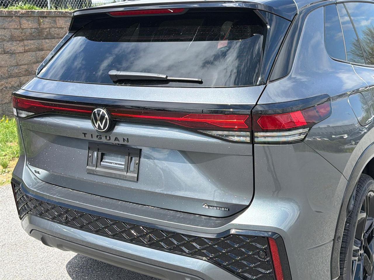 2026 Volkswagen Tiguan SE R-Line Black Hagerstown MD