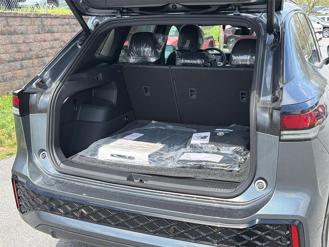 2026 Volkswagen Tiguan SE R-Line Black Hagerstown MD