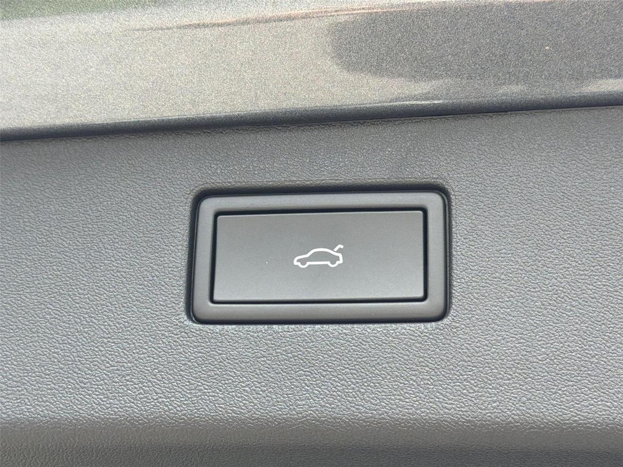 2026 Volkswagen Tiguan SE R-Line Black Hagerstown MD