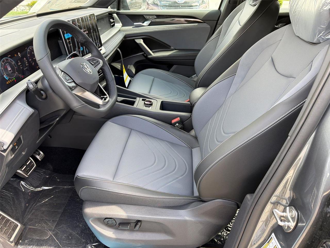 2026 Volkswagen Tiguan SE R-Line Black Hagerstown MD