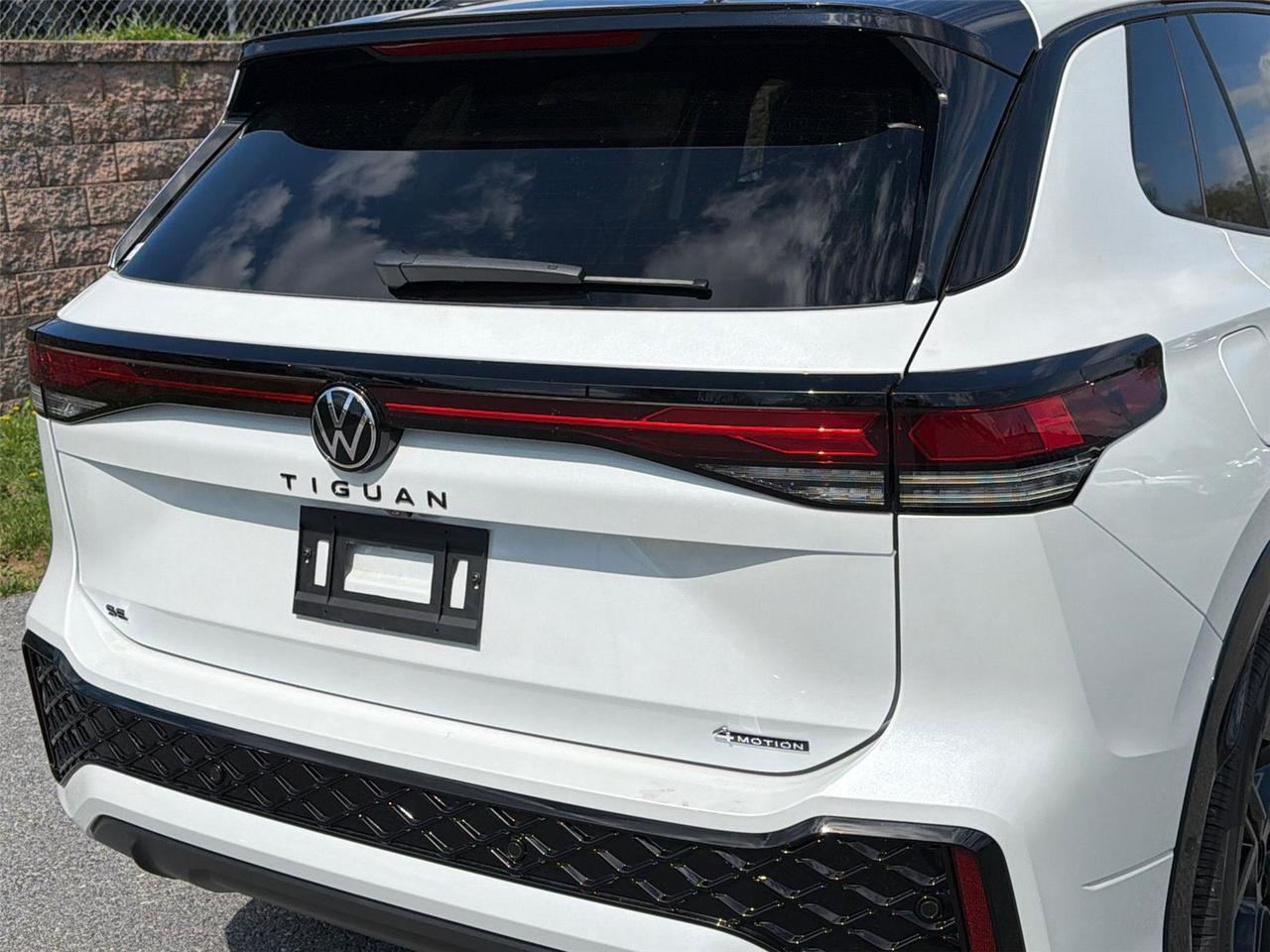 2026 Volkswagen Tiguan SE R-Line Black Hagerstown MD